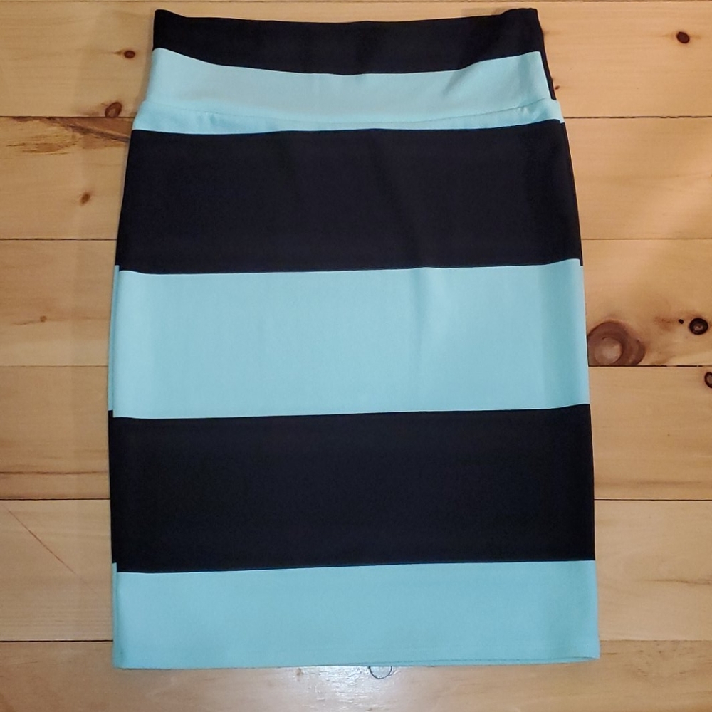 LuLaroe Cassie pencil Skirt - Mint green and blk